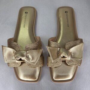 NWOT Metropolitan View Women's Gold Bow Sandals
